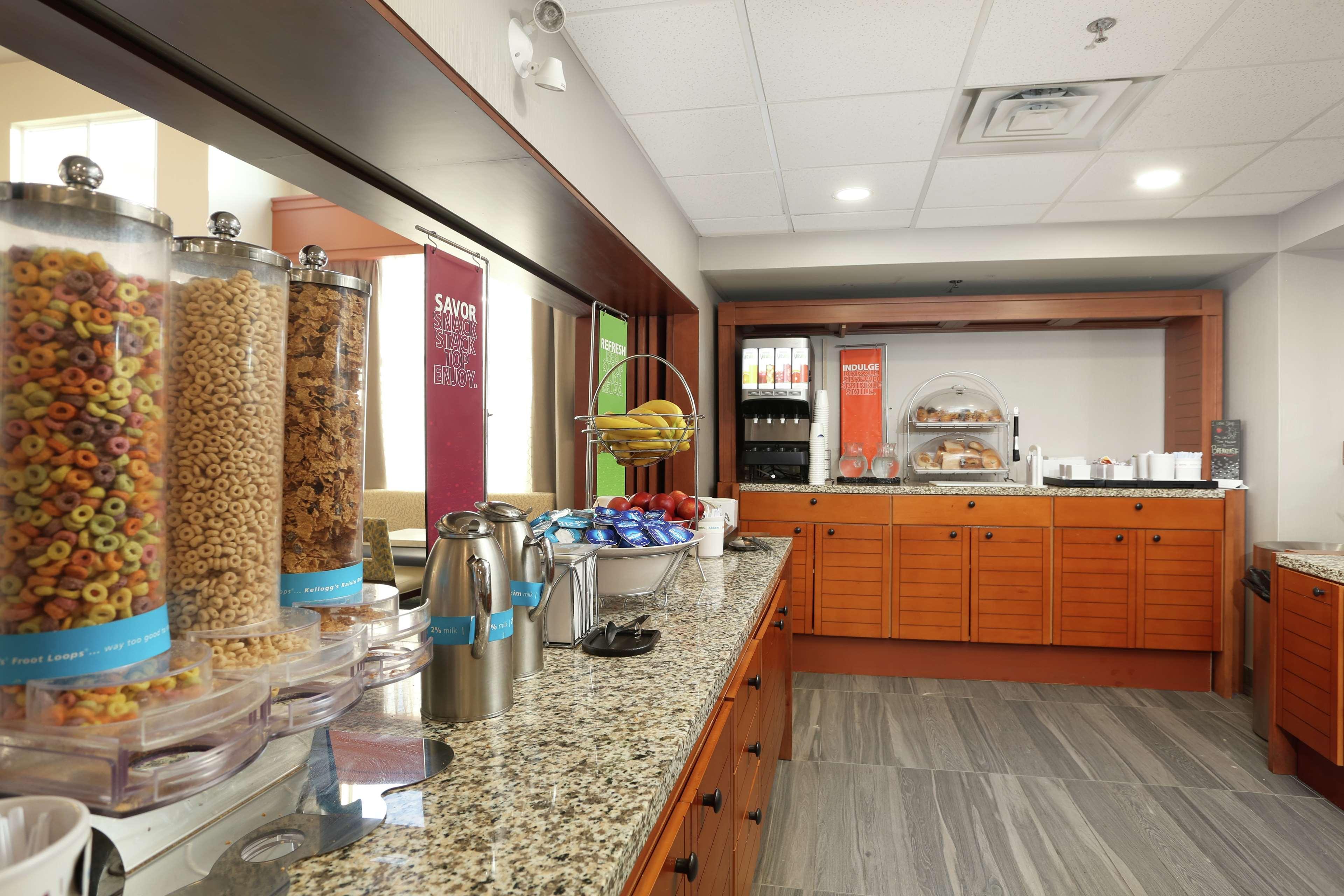 Hampton Inn & Suites By Hilton Barrie Ngoại thất bức ảnh