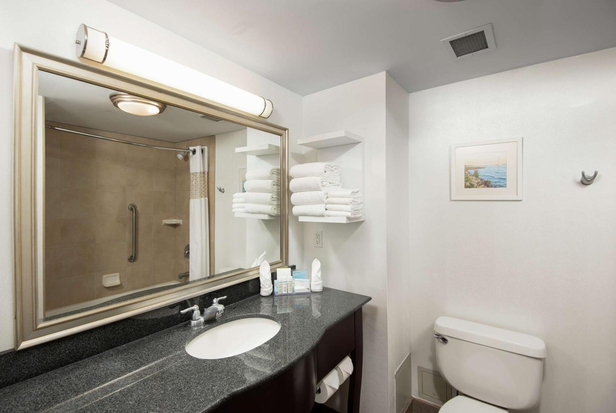 Hampton Inn & Suites By Hilton Barrie Ngoại thất bức ảnh