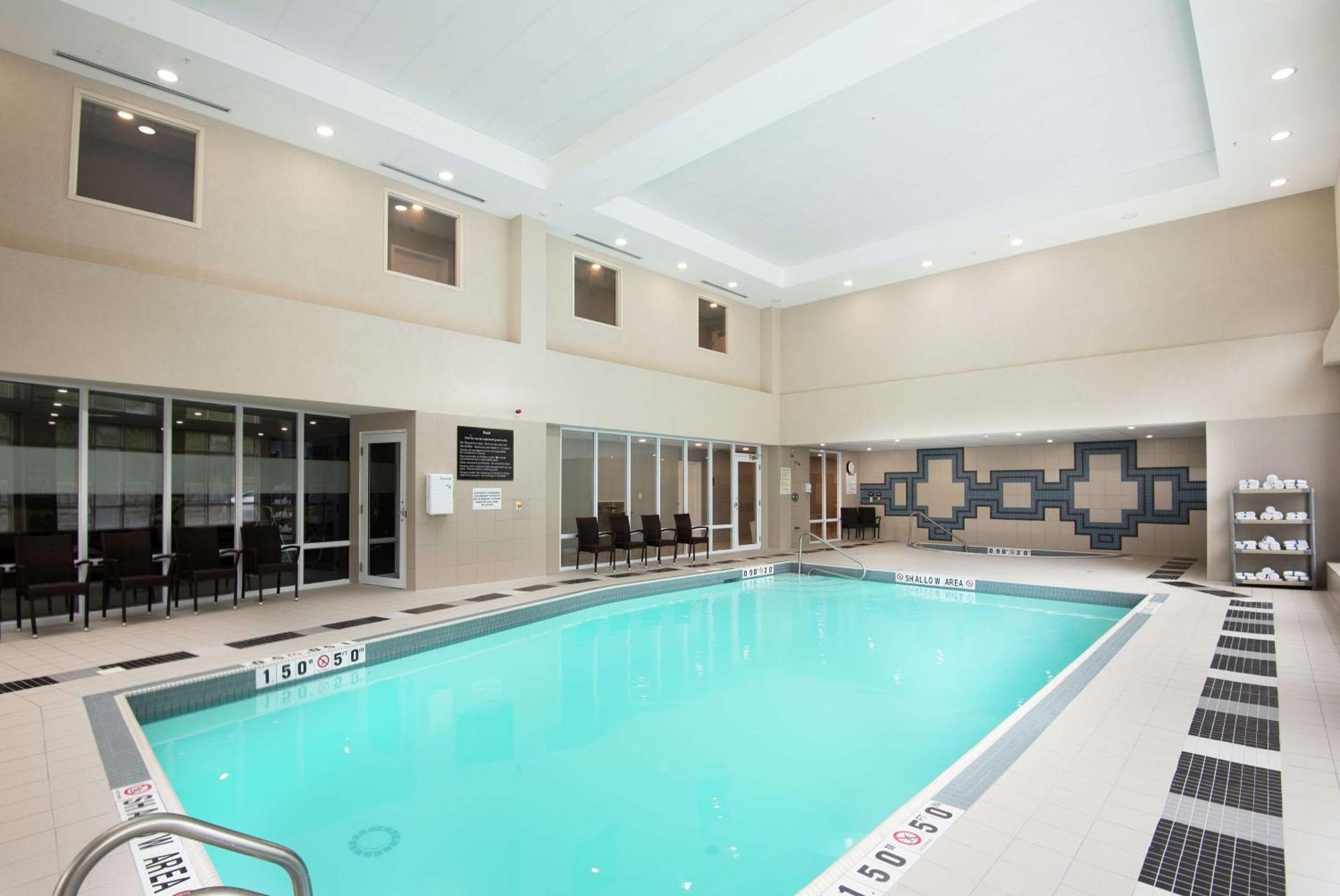 Hampton Inn & Suites By Hilton Barrie Ngoại thất bức ảnh
