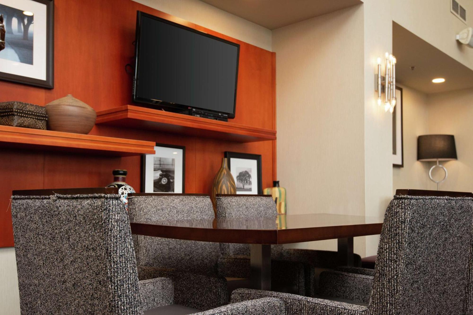 Hampton Inn & Suites By Hilton Barrie Ngoại thất bức ảnh