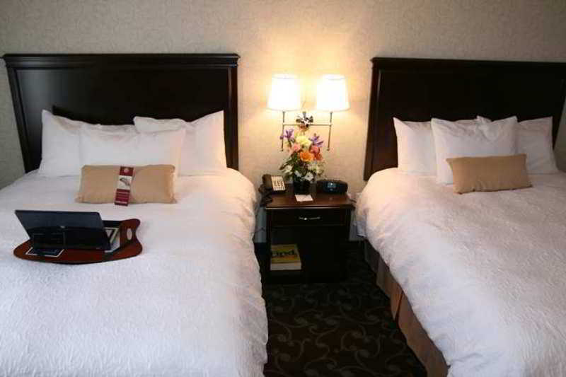 Hampton Inn & Suites By Hilton Barrie Phòng bức ảnh