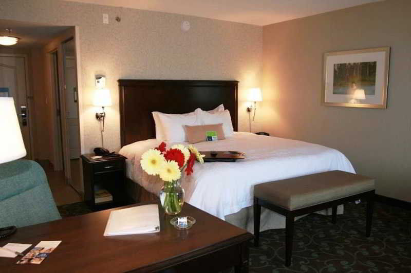 Hampton Inn & Suites By Hilton Barrie Ngoại thất bức ảnh